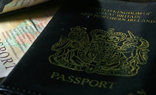 Un passeport britannique datant de 2008.