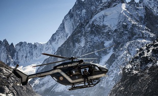 Lors d'une intervention en hélicoptère du Peloton de gendarmerie de haute montagne (Illustration).