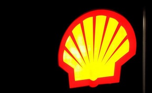 La filiale française de Shell s'est dite très surprise mercredi de la décision du gouvernement de suspendre la campagne d'exploration pétrolière qui devait démarrer ce mois-ci au large de la Guyane.