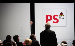 Illustration du logo du PS lors du congrès de Toulouse le 27 octobre 2012.