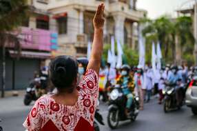 Lors d'une manifestation à Mandalay, samedi.