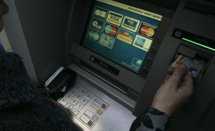 Photo d'illustration d'un distributeur de banque.