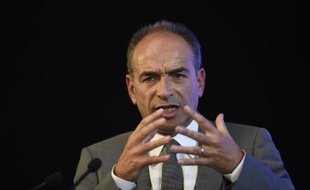 L'ex-président de l'UMP Jean-François Copé prononce un discours à Aulnay-sous-Bois, le 11 juin 2014