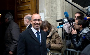 Le numéro deux du Parti socialiste, Harlem Désir, a confirmé qu'il était candidat à la succession de Martine Aubry à la tête du PS lors du congrès qui se tiendra "probablement" en "octobre", a-t-il dit dimanche.