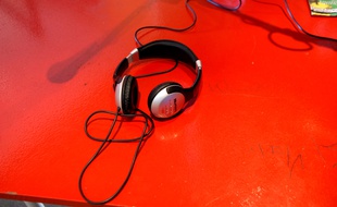 L'homme aurait d'abord fait appeler la radio par un ami, sur avoir des informations sur la modification d'un testament.