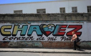 Un logement, des soins médicaux, un crédit: la campagne électorale du président vénézuélien sortant Hugo Chavez est l'occasion pour des milliers de ses partisans de lui faire passer des petits bouts de papier remplis de requêtes, porteurs de beaucoup d'espoirs.