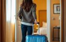 Chambre d’hôtel : passer une nuit en toute sécurité loin de chez soi dépend souvent de ce simple geste qu’on oublie tous !
