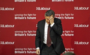 Gordon Brown a annoncé la suspension du député travailliste Elliot Morley lors du discours de lancement de la campagne de son parti en vue les élections européennes. 14 mai 2009