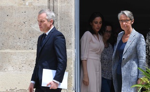 Elisabeth Borne et François de Rugy lors de la passation de pouvoir au ministre de la Transition écologique, le 17 juillet 2019.