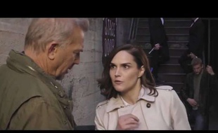 Camille Lou négocie avec Kevin Costner.