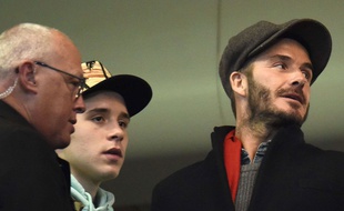 David Beckham et son fils Brooklyn à Stamford Bridge le 9 mars 2016.