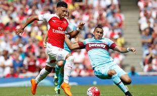 Dimitri Payet (à droite) a été excellent contre Arsenal le 9 août 2015.
