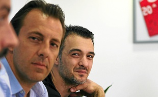 Joël Da Silva compare le Grec à Jérôme Fernandez (2e plan).