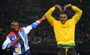 Usain Bolt a fait un clin d'oeil à Mo Farah en mettant les mains en "M" au-dessus de la tête - le "Mobot" - après avoir franchi la ligne d'arrivée du relais 4x100 m en hommage au Britannique, l'autre star de la soirée d'athlétisme samedi au stade olympique.