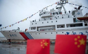 Le bateau chinois Haixun 01, à l'origine de la détection dans l'océan Indien d'un "signal" identique à ceux des boîtes noires du vol MH370, lors d'une escale à Rangoun en 2013