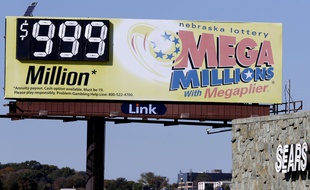 Un panneau publicitaire pour la loterie Mega Millions, dans le Nebraska, le 18 octobre 2018.
