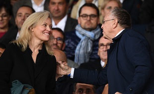Le président de l'OL Jean-Michel Aulas et la patronne de la LFP Nathalie Boy de la Tour, le 7 10 2018 au Parc des Princes.