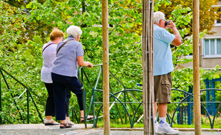 Les seniors constituent des cibles de choix pour les escrocs