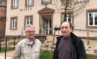 Le maire d'Ettendorf Patrice Weiss (à gauche) et son premier adjoint Joseph Kleinclauss.
