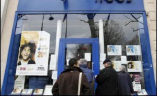 La Direction générale de la concurrence, de la consommation et de la répression des fraudes (DGCCRF) a décidé de placer le câblo-opérateur Noos-Numéricâble "sous surveillance" en raison des nombreuses plaintes de ses abonnés, a-t-elle annoncé vendredi dans un communiqué.