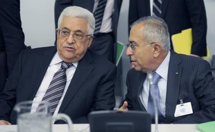 Le président palestinien Mahmoud Abbas pourrait limoger son Premier ministre, a indiqué un membre du Fatah, le mouvement nationaliste que dirige M. Abbas et qui a pour la première fois critiqué ouvertement avec virulence Salam Fayyad.