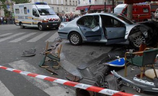 Une voiture percuté la terrasse d'un café à Paris vendredi 11 mai