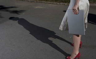 Le hashtag #VieDeMère dénonce les discriminations faites à l'égard des mères en entreprise.