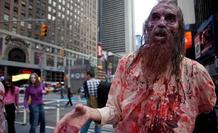 Des participants déguisés en zombie à New York, en 2010.