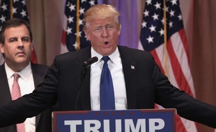 Donald Trump remercie ses supporteurs après avoir remporté sept Etats sur onze lors du Super Tuesday, le 1er mars 2016.