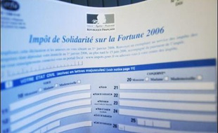 Outre leurs 500 parrainages, les candidats à l'élection présidentielle doivent remettre au Conseil constitutionnel, dans leur dossier de candidature, une déclaration de leur situation patrimoniale sous pli scellé.