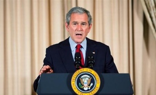 George W. Bush a adressé jeudi aux Américains un message d'adieu reflétant les réalités du moment: la "fierté" devant l'avènement historique du premier président noir, mais aussi la gravité de la crise économique et la persistance de la menace terroriste.