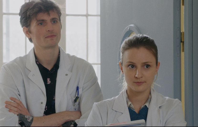 Films Et Séries Tv Avec Raphaël Quenard VIDEO. «HP», une dramédie médicale parfaitement barrée