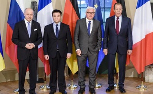 Les ministres de Affaires étrangères français, Laurent Fabius, ukrainien Pavlo Klimkin, allemand Frank-Walter Steinmeier et russe Sergei Lavrov réunis à Berlin pour discuter de l'application des accords de paix de Minsk, le 13 avril 2015