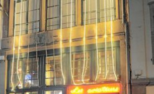 Une heure d'ouverture en plus pourrait étaler les sorties des bars.