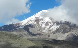 Trois corps ont été découverts samedi sur les flancs enneigés du volcan équatorien Chimborazo