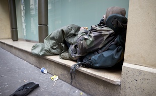 Le 06 novembre 2013. Daniel, 38 ans, SDF a Paris dans le quartier d'Haussmann. Photo / V. Wartner / 20 Minutes