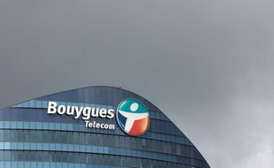 L'opérateur Bouygues Telecom a vu ses bénéfices chuter de 57% au premier semestre, à 92 millions d'euros, bien qu'il ait réussi à endiguer la fuite de ses clients causée par une concurrence accrue sur le marché de la téléphonie mobile avec l'arrivée de Free.