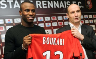 L'attaquant togolais Razak Boukari, lors de sa signature au Stade rennais, le 3 janvier 2011.