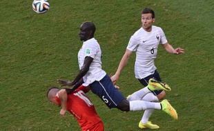 Le défenseur de l'équipe de France Mamadou Sakho, le 20 juin 2014, contre la Suisse.