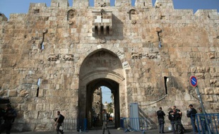Des forces de sécurité israéliennes devant la porte des Lions, le 12 octobre 2015 à Jérusalem-Est