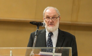 Daniel Delomez, maire d'Annezin (Pas-de-Calais)