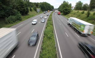 Strasbourg le 11 07 2012. Circulation sur l'autoroute A4 au niveau de Souffelweyersheim (Alsace)