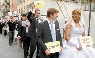 Une manif' en forme de « mariage silencieux » samedi à Nice.