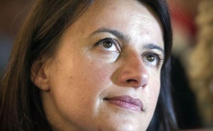Toujours secrétaire nationale d'Europe Ecologie-Les Verts (EELV), Mme Duflot n'a fait que rappeler sur RMC et BFMTV la "position" de son parti depuis "très longtemps", à savoir la dépénalisation de cette drogue douce, plus consommée en France que dans la plupart des autres pays européens.
