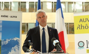 Lyon, le 15 septembre 2016. Le président d'Auvergne Rhône-Alpes Laurent Wauquiez entend s'opposer à l'application du plan Cazeneuve relatif à l'accueil des migrants.