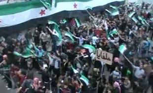 Les chefs des diplomaties française et britannique, Alain Juppé et William Hague, participeront mardi à New York à une réunion du Conseil de sécurité de l'ONU pour essayer de le convaincre de soutenir un plan de la Ligue arabe pour la Syrie
