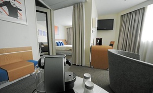 Les chambres répondant aux demandes de la clientèle haut de gamme (ici, au Novotel île-de-Nantes) se multiplient.