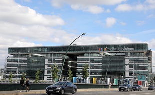 La journaliste qui a tenté de mettre fin à ses jours était employée par France Télévisions depuis dix-sept ans.