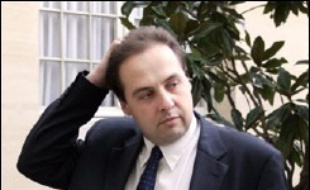 Jean-Christophe Lagarde, député UDF de Seine-Saint-Denis, estime que Dominique de Villepin "n'a plus aucune autorité ni sur le gouvernement, ni sur sa majorité, ni chez les Français", dans un entretien au Parisien publié mardi.