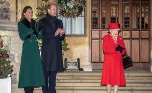 La duchesse et le duc de Cambridge aux côtés de la reine Elisabeth II.